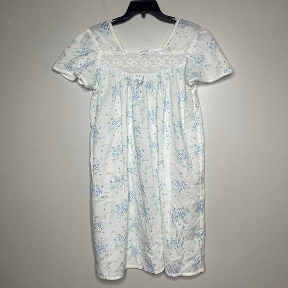 VTG Bed & Breakfast New York Women's Med Short Sleeve Sleep Gown Floral Lace - Picture 1 of 8